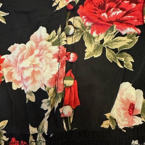 AMERICAN EAGLE WOMEN BLACK SMOCKED FLORAL BLOUSE - Picture 5 of 7